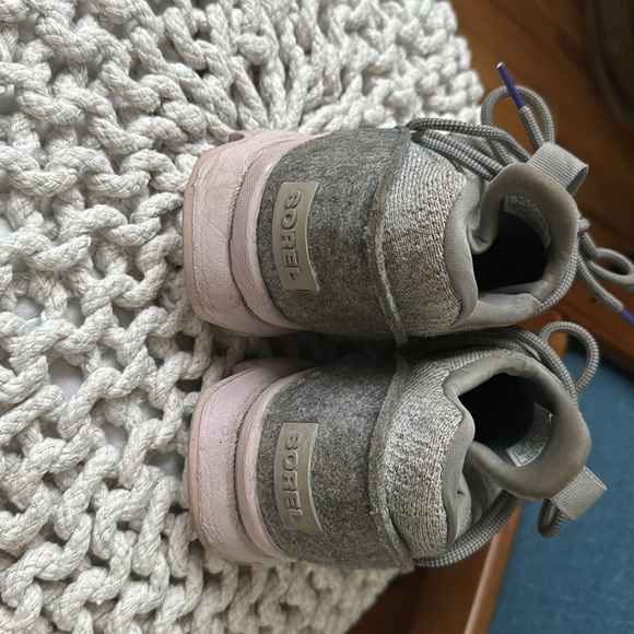 Sorel Sneakers - Picture 2 of 4